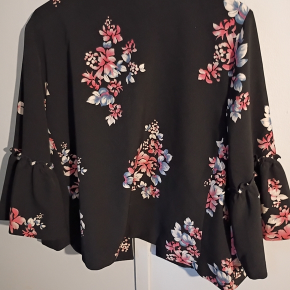 Lane Bryant Black Floral Blazer 18/20, Like New! - Picture 2 of 5